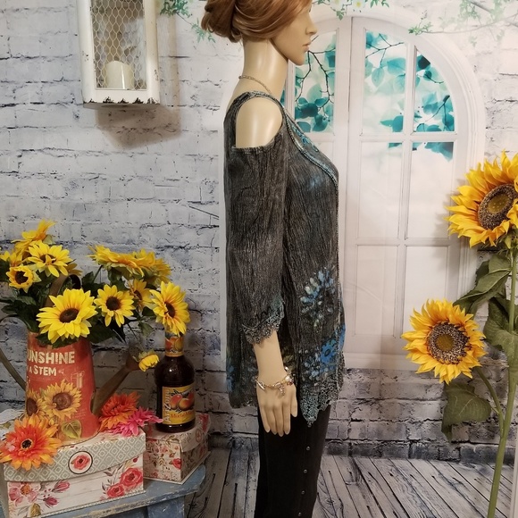 🌺SALE!🌺 3X&4X FLORAL EMBELLISHED TIE DYE TUNIC - Picture 5 of 8